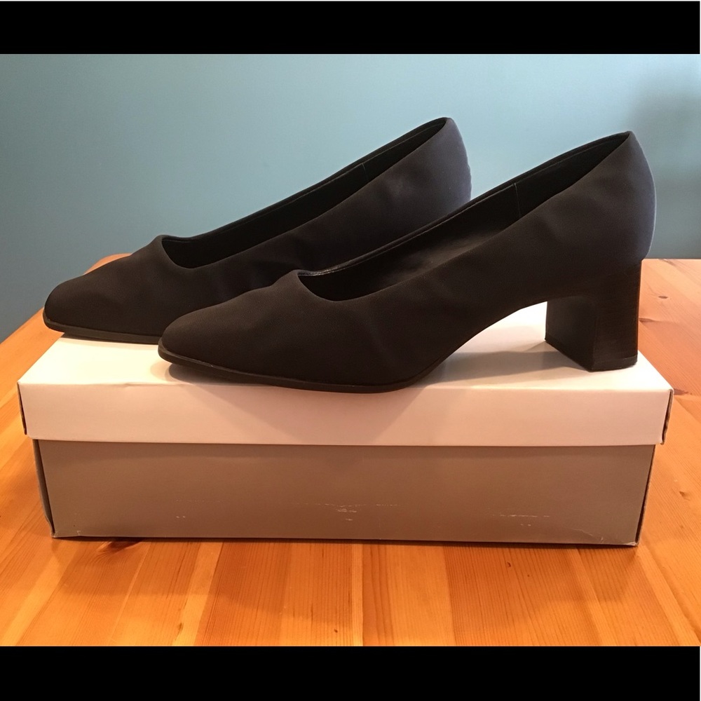LIZ CLAIBORNE VILLAGER BLK BLOCK HEELS sz 11